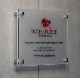 Firmenschilder Milchglas